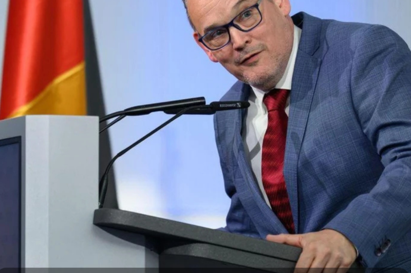 Hitlergruß oder Ritterschlag? AfD-Landeschef Reichardt in der Kritik