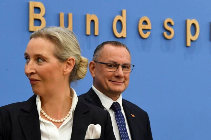 AfD in Umfrage zwölf Punkte vorne: Union stürzt unter Merz auf Rekordtief von nur noch 18 Prozent